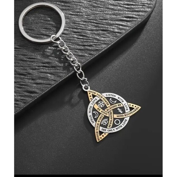 Celtic Knot Keychain with Star & Moon Nordic  Spiritual Pendant - Picture 5 of 5